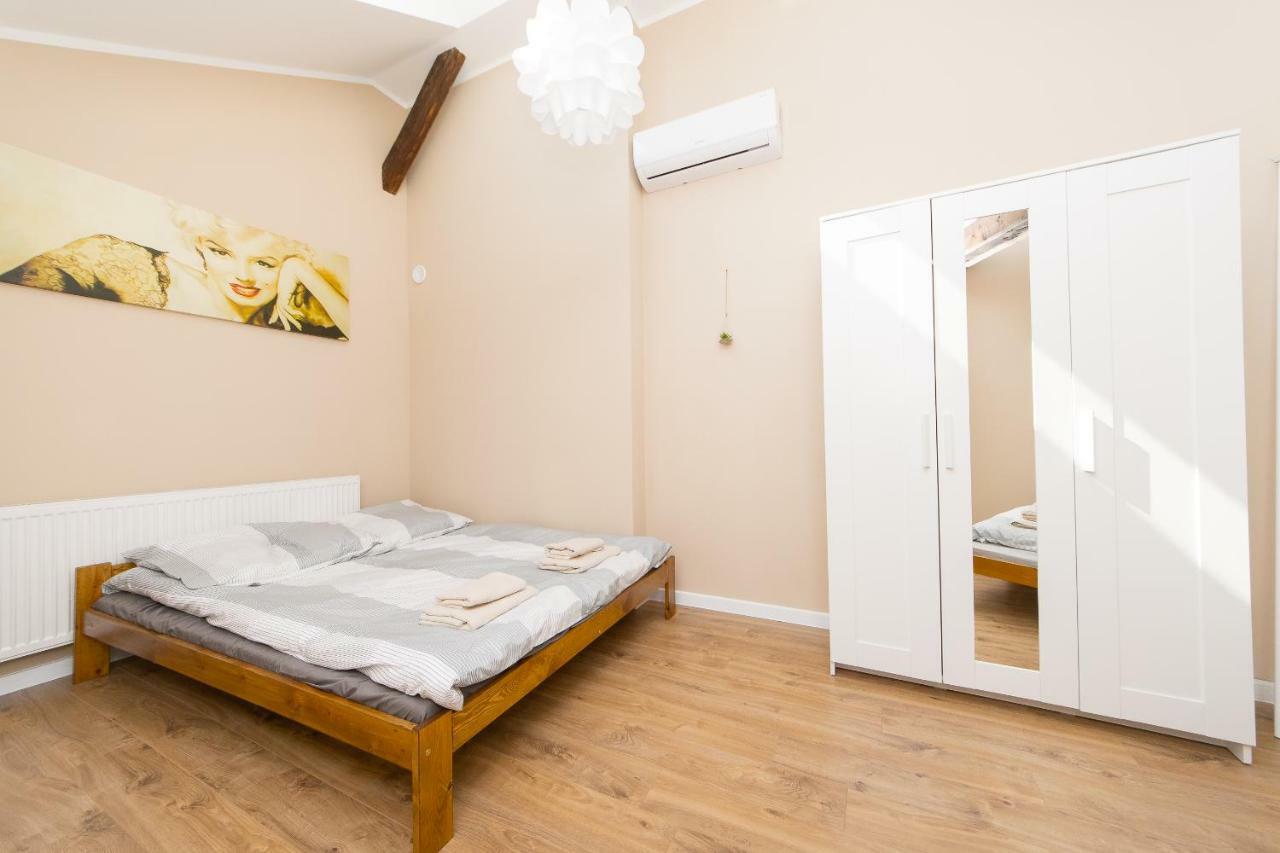 Blue Apartment Old Town Air Condition P4You Pl Cracóvia Exterior foto